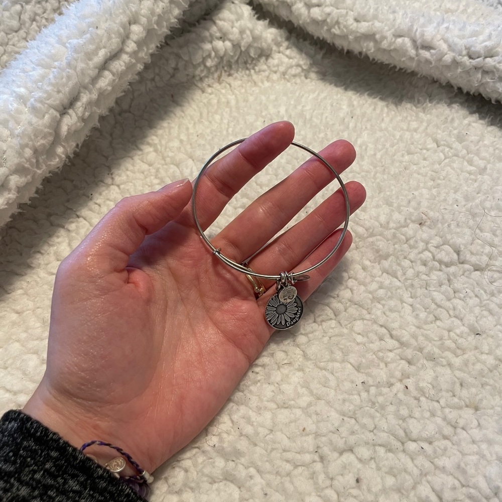 ☀️ 3 for $30 Alex & Ani Silver Daughter Bangle ☀️